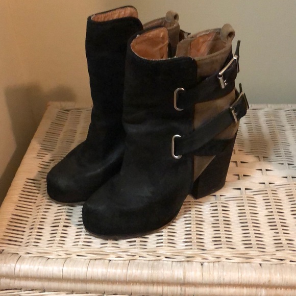 Jeffrey Campbell Ankle Bootie - Picture 1 of 8